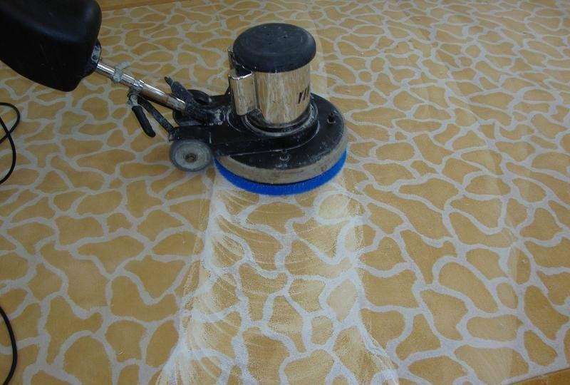 清洗地毯的方法（洗地毯的注意事项）
