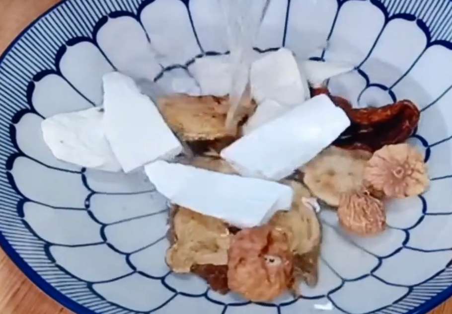 孩子太瘦不长肉怎样调理（试试这道汤，吃饭特别香）